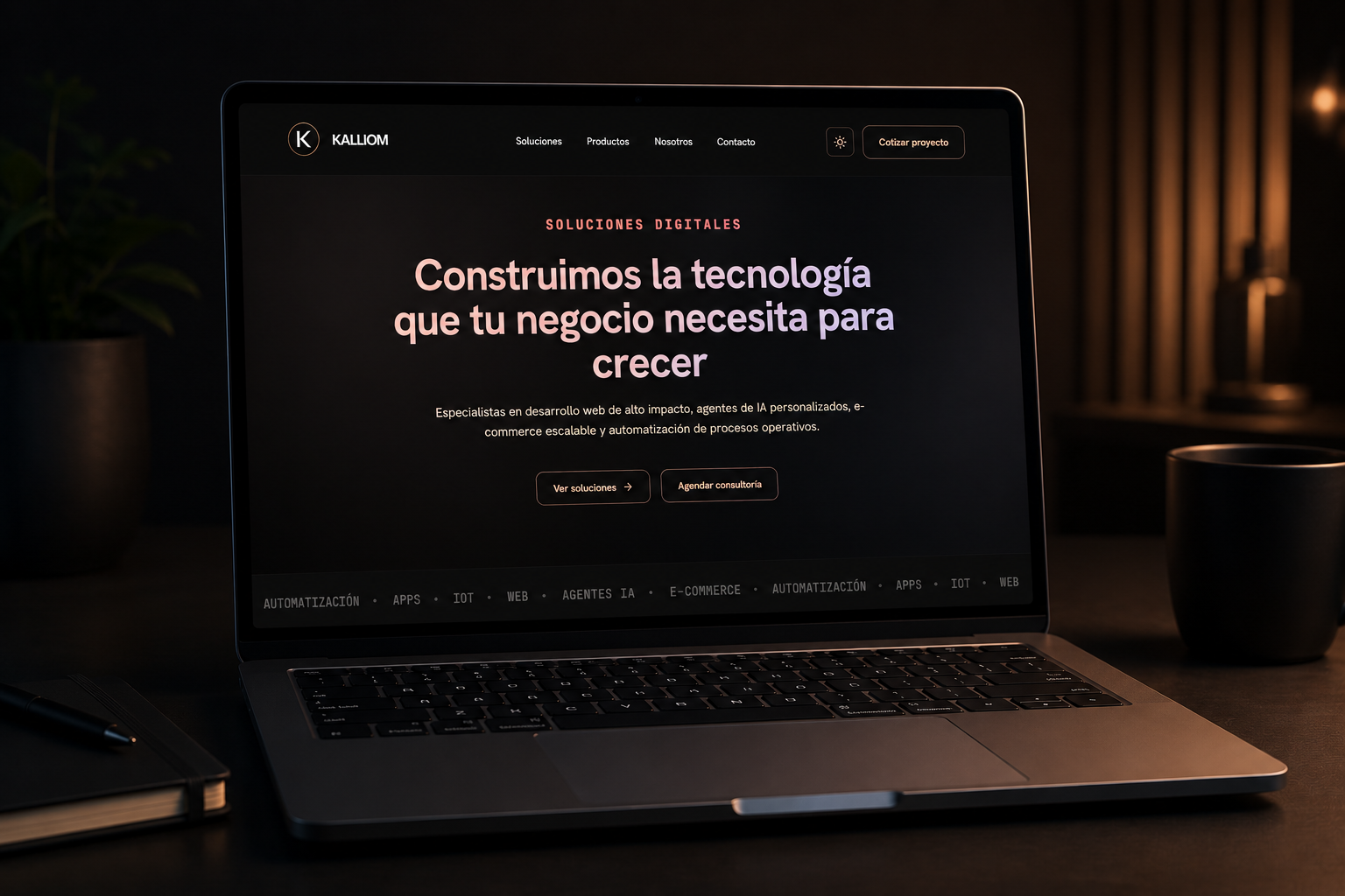 Dashboard de analytics en pantalla de laptop